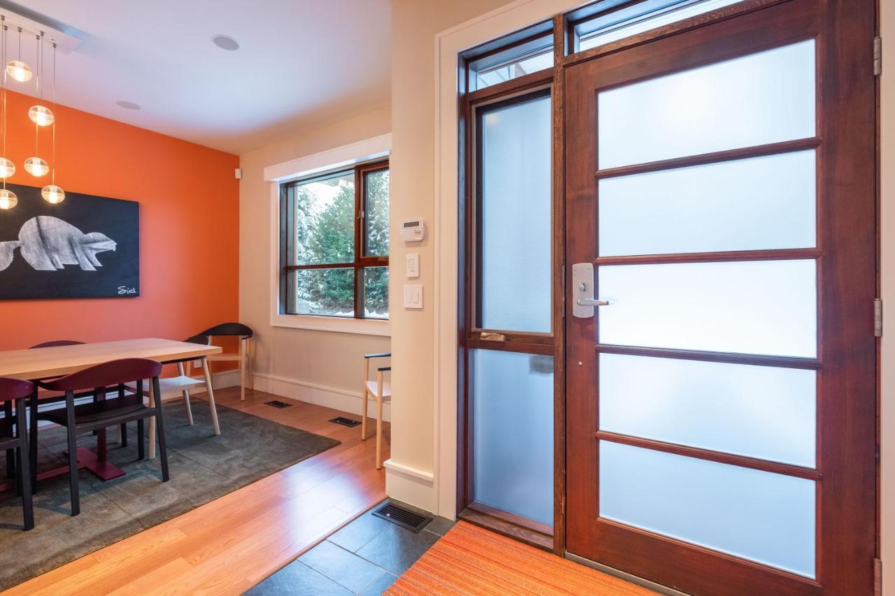 Fitzsimmons Walk By Outpost Whistler Villa Exterior photo