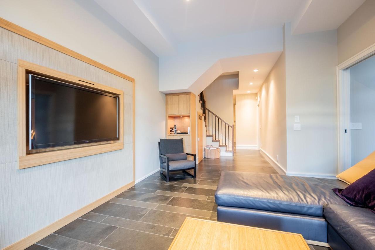 Fitzsimmons Walk By Outpost Whistler Villa Exterior photo