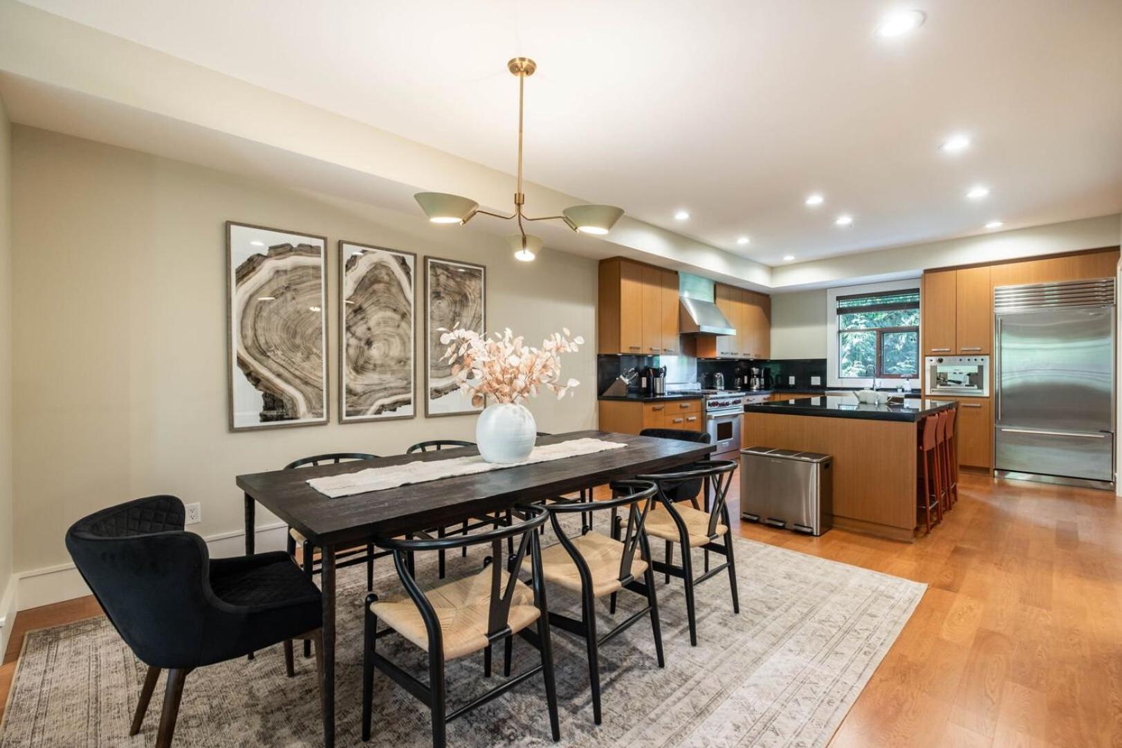 Fitzsimmons Walk By Outpost Whistler Villa Exterior photo