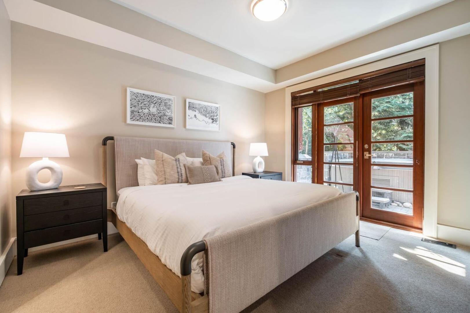 Fitzsimmons Walk By Outpost Whistler Villa Exterior photo